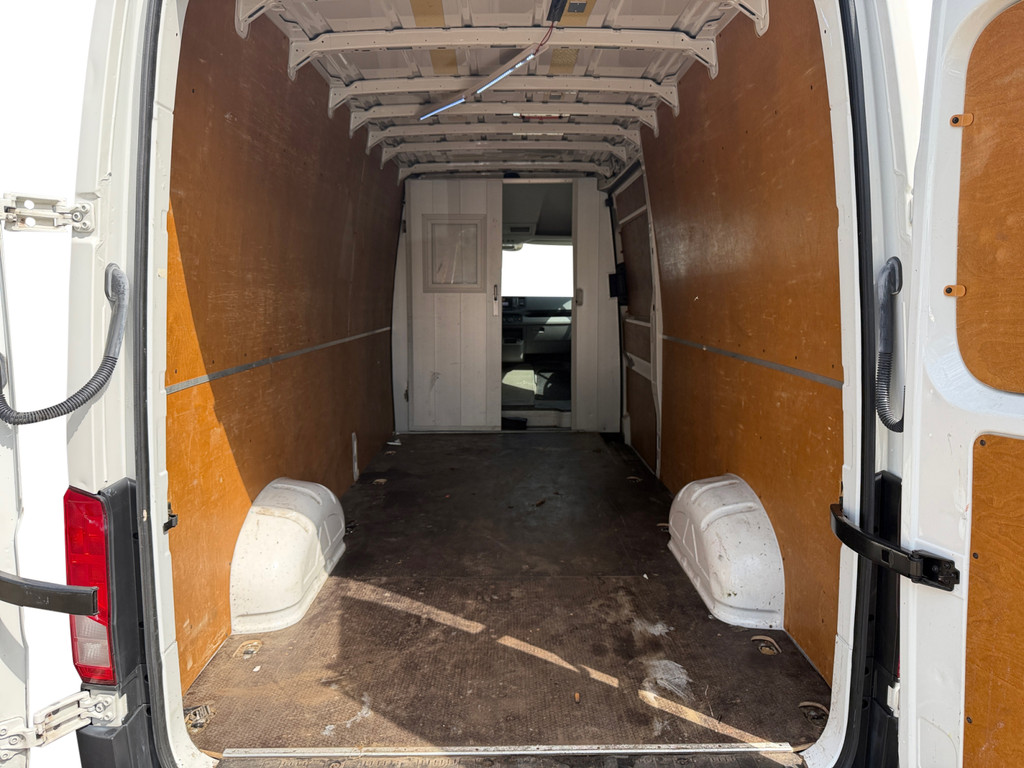 Volkswagen Crafter 35 2.0 TDI 141pk L4H3 Highline – Foto 3