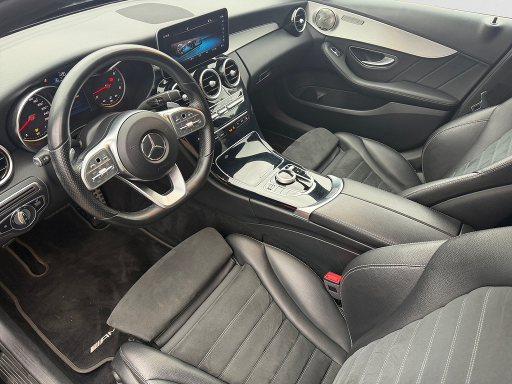 Mercedes-Benz C-Klasse 180 Sedan AMG Night Edition Aut- – Foto 2
