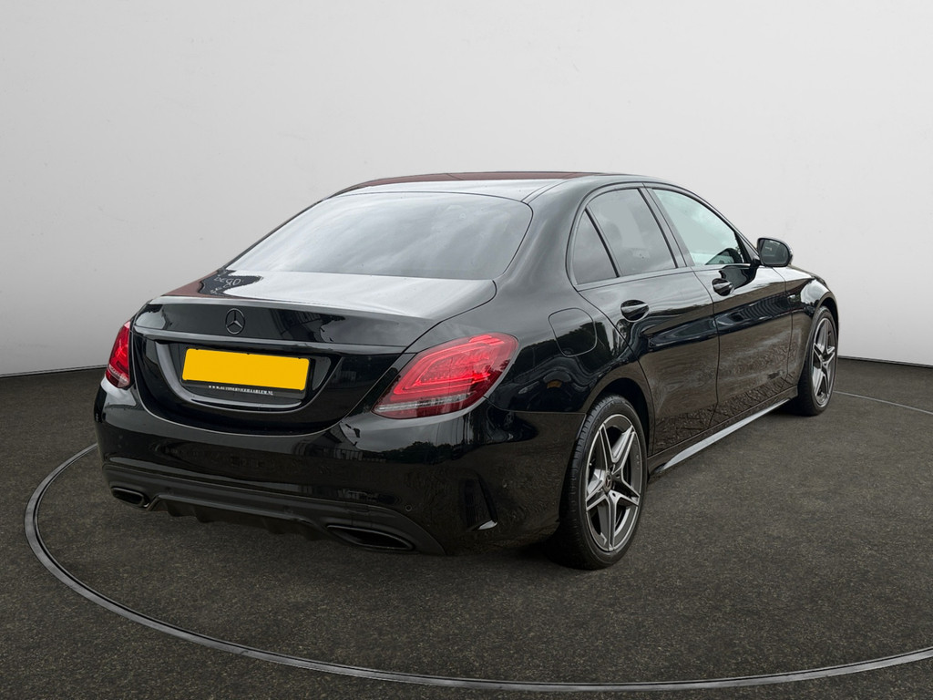 Mercedes-Benz C-Klasse 180 Sedan AMG Night Edition Aut- – Foto 5