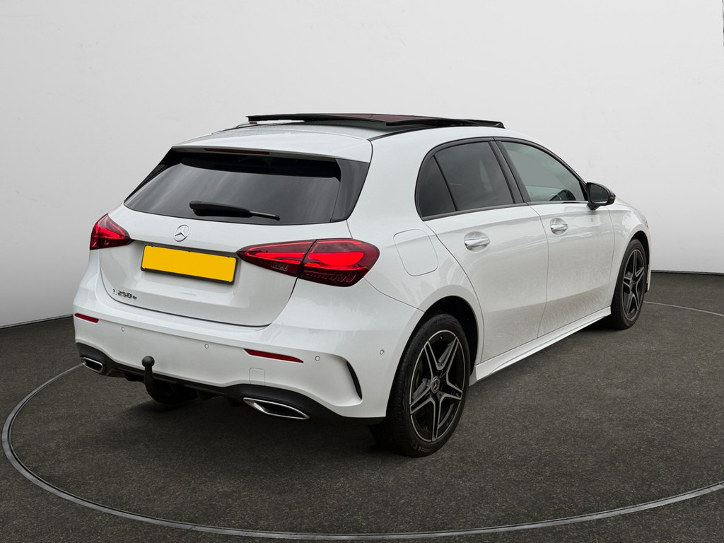 Mercedes-Benz A-Klasse 250 e AMG Line Aut- – Foto 5