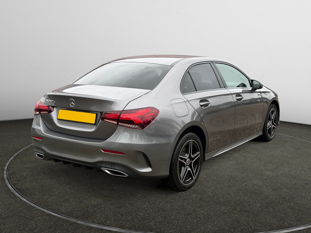 Mercedes-Benz A-Klasse 250 e AMG Premium Plus Aut- – Foto 5